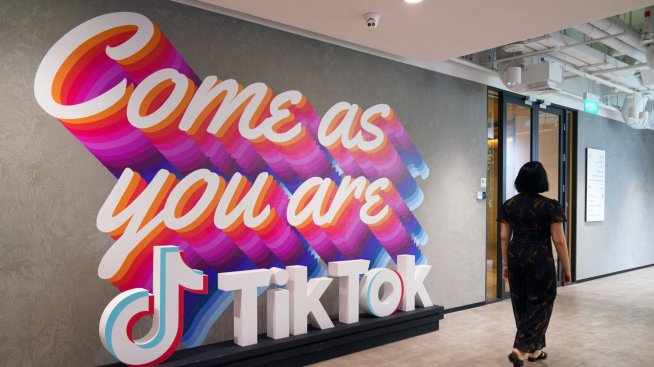 TikTok се прицелва в Amazon със своя бизнес с онлайн търговия