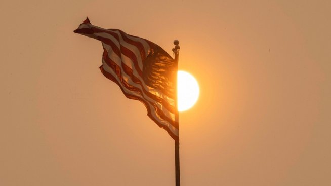 Големи компании от САЩ призовават чуждестранните си служители незабавно да се върнат в страната