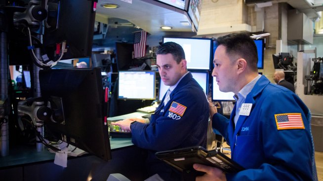 Wall Street започва сесията колебливо на фона на липсата на яснота около щатския дълг*