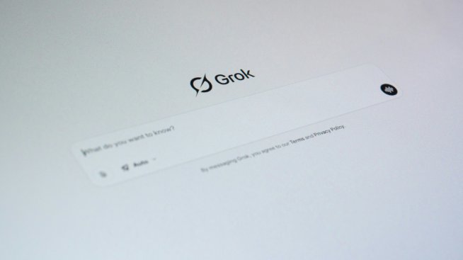 Grok на Илон Мъск все повече губи позиции в AI надпреварата 