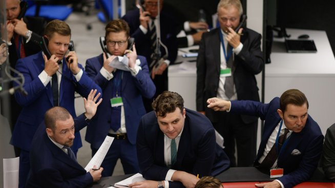 Европейските индекси отчетоха спадове в първата сесия от седмицата
