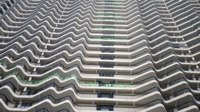 Продажбите на нови жилища в Китай намаляват най-силно от три години насам