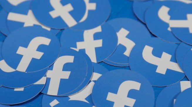 Конгресмен: Самозаблуда е да се вярва на Facebook по въпроса за личните данни