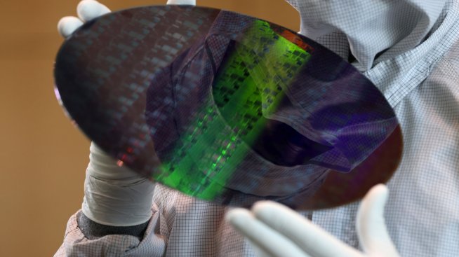 ЕС и Япония укрепват сътрудничеството си за създаване на чипове