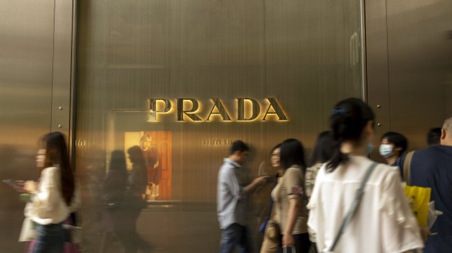 Пазарите в Азия и Европа подкрепят приходите на Prada за полугодието