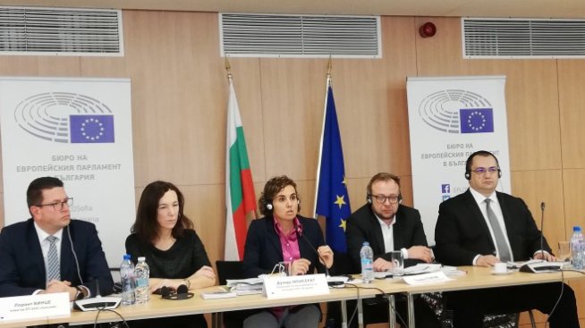 Комисията по петиции на ЕП пак се занимава с некоректни клаузи в договори за кредити