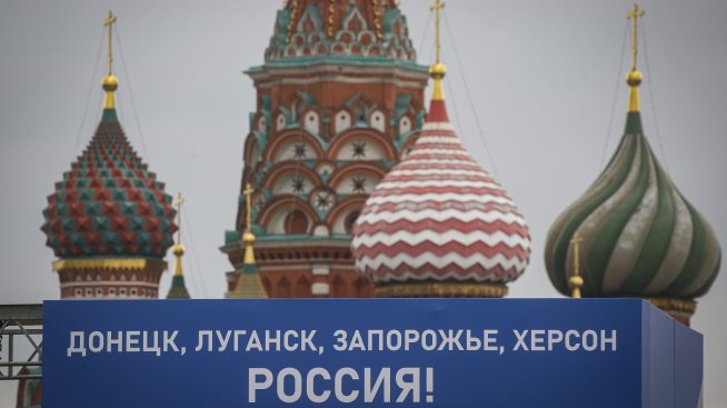 Путин призна&nbsp;окупираните украински Херсон и Запорожие за независими държави