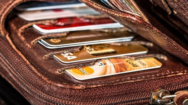 Отстъпки и бонуси привличат притежателите на кредитни карти