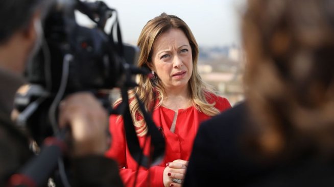 Крайната десница в Европа възприема ляв поглед