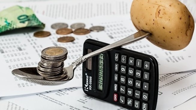 Заплатите растат с 14%, разходите за данъци и осигуровки - с 11% за третото тримесечие