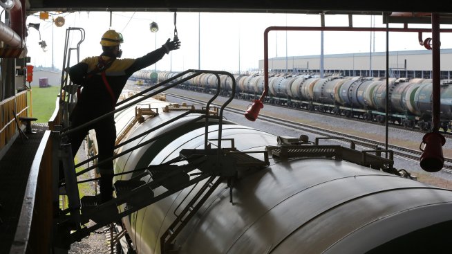 ЕК задържа плана за отказ от руски газ в очакване САЩ да реши за санкциите си към Русия