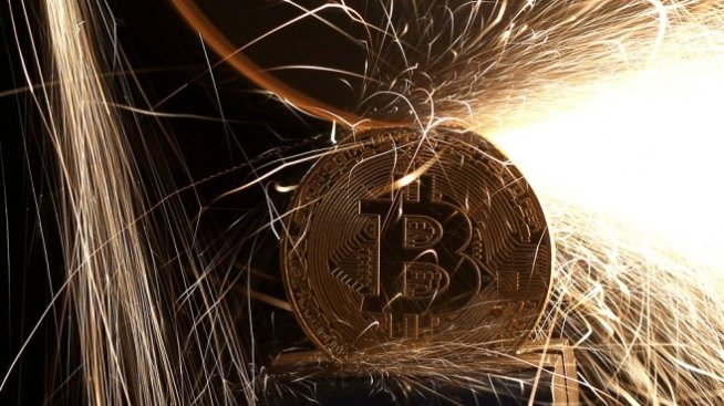 Биткойнът достигна границата от 6 хил. долара за първи път от ноември