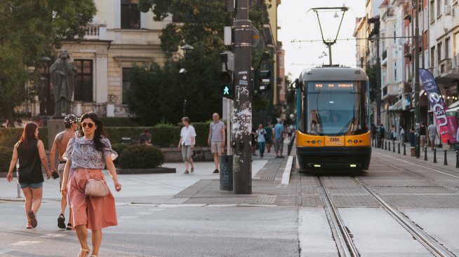 Ръстът на българската икономика се забавя до 2,8% през второто тримесечие