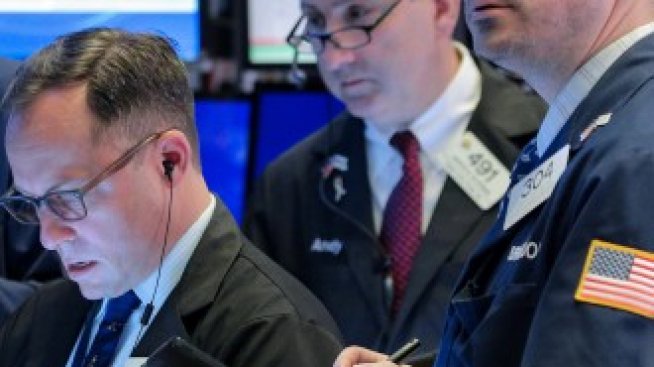 Dow Jones записа най-дългата си серия от седмични понижения от май 2016 г.
