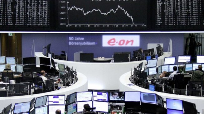 Германският DAX започна сесията със спад от 200 пункта*
