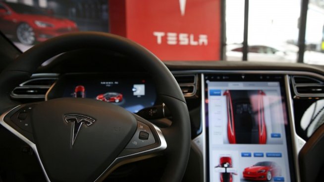 Голяма загуба, малки приходи: високата цена на производствения рекорд на Tesla
