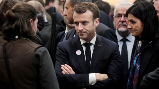 Популярността на Макрон расте за сметка на тази на „жълтите жилетки“