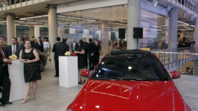 Mercedes-Benz съобщи за рекордни продажби за шестмесечие