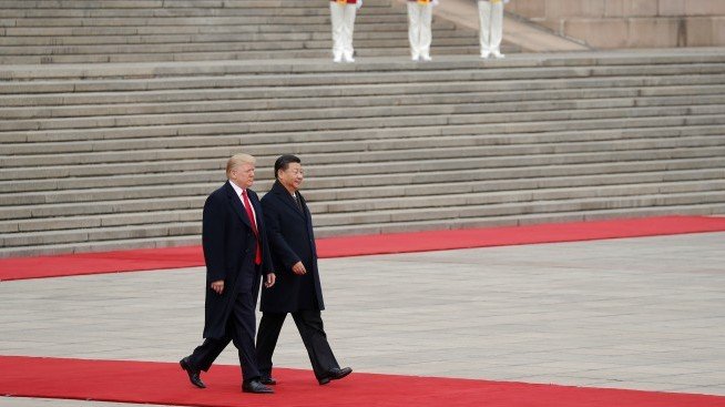 COVID-19 и играта на конспирации между САЩ и Китай