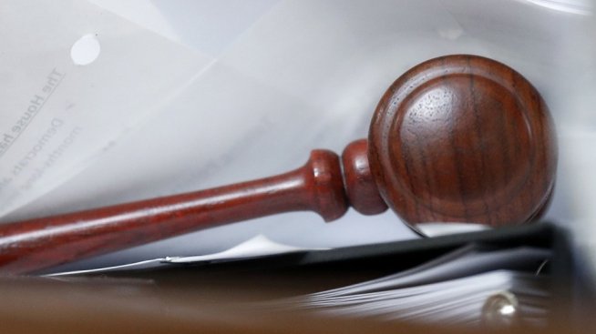 Конституционният съд образува дело по иска на кабинета срещу Съвета за мир