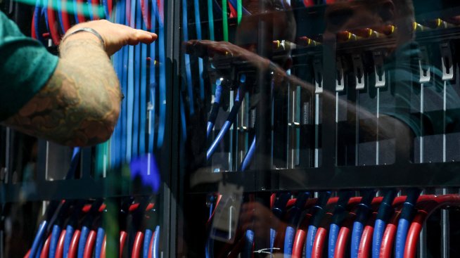 Разочароващите прогнози тласнаха акциите на HPE надолу