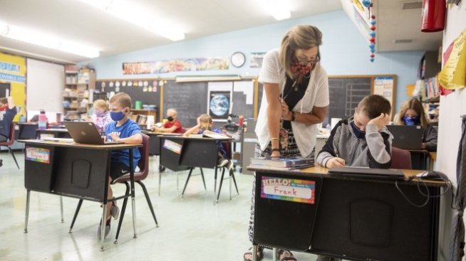 ОИСР: Въпреки рецесията не пестете от образование