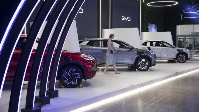 Продажбите на нови коли в Китай достигат рекордни обеми през юни