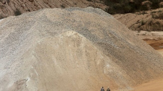 Вземат на концесия две кариери за добив на строителни материали