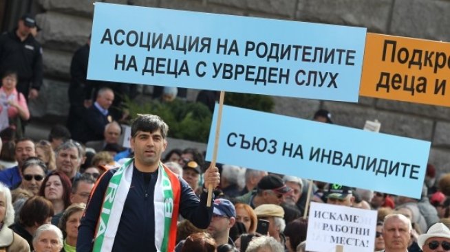Манолова: Ще има увеличение на финансовата подкрепа за хората с увреждания