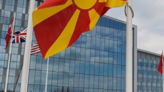 Посланикът на ЕС в Скопие: Преговорите спират, ако българите не влязат в конституцията