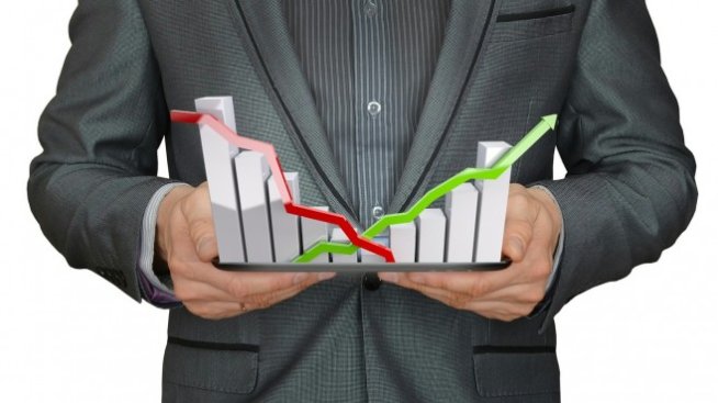 Строителни разрешения и потребителското настроение ще са във фокуса 