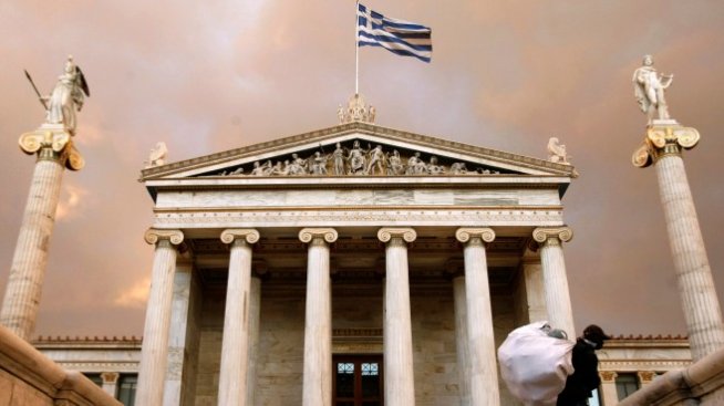 Годините на кризата са свили богатството на гърците с 40%