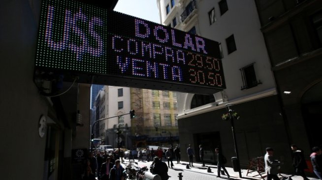 Кризите в Аржентина и Турция заплашат да погълнат нововъзникващите пазари