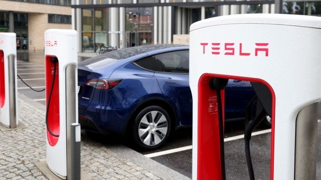 Tesla отново повишава цените на Model 3 и Model Y в Китай и САЩ