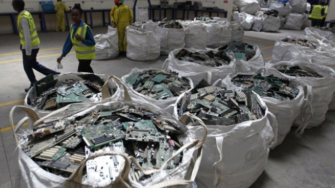 Нова компания иска да добива злато от стария ви компютър