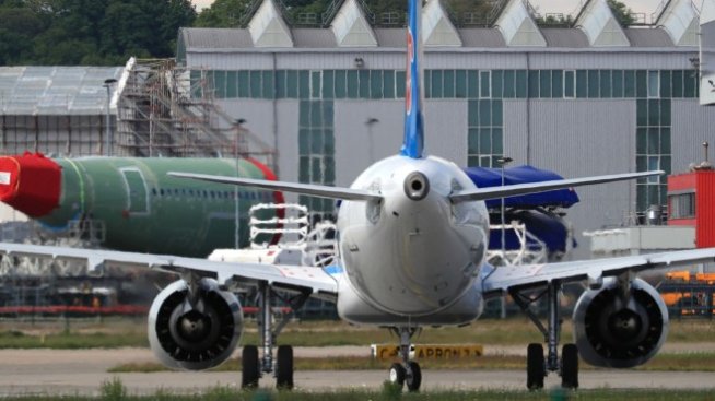 Самолет Airbus със 107 души на борда се разби в Пакистан