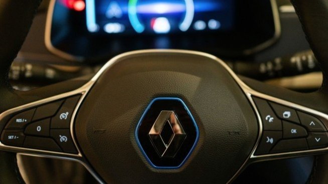 Продажбите на Renault се свиват за трета поредна година през 2021 г.