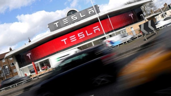 Tesla обеща: Model 3 излиза от фабриката навреме
