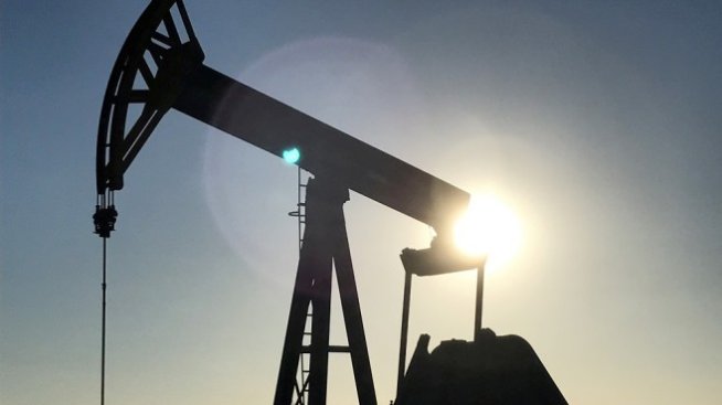 Очакванията за забавяне на глобалната икономика надделяват над петролните пазари*