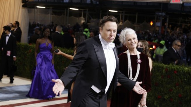 SpaceX уволнява служители, подписали критично към Мъск писмо 