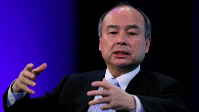 Лидерът на SoftBank отправи остри критики към властите в Япония