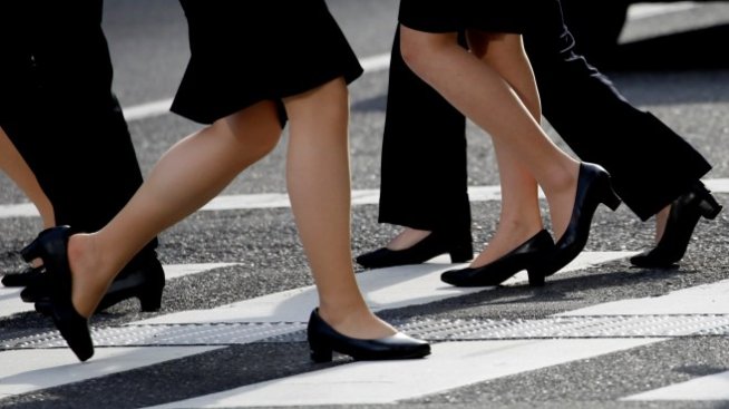 Обществото все още трудно приема жените на върха на бизнеса и политиката