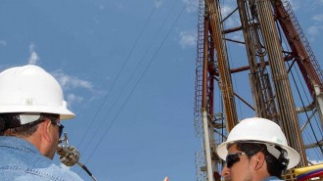 Цените на петрола намаляват на фона на още търговски притеснения*