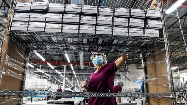 Компаниите в САЩ са разкрили повече от очакваното работни места през март