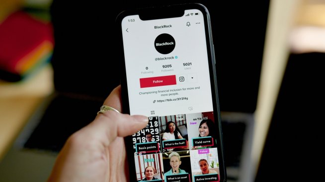 Meta обмисля повече платени функции в Instagram, Facebook и WhatsApp