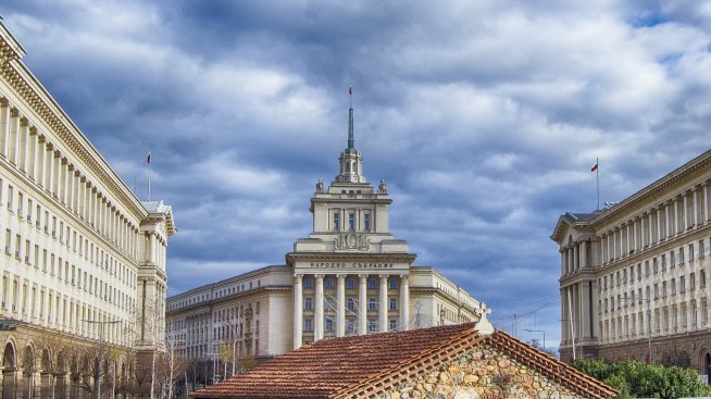 Синдикатите искат до 700 млн. лв. допълнително за заплати в бюджета