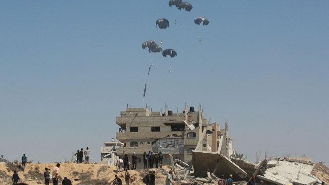 Хутите заплашват да продължат с атаките срещу кораби в Червено море