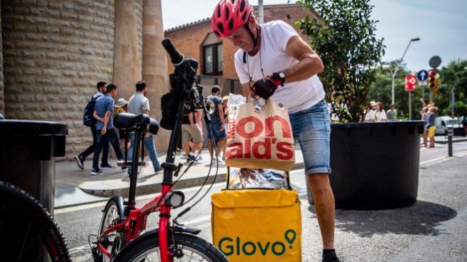 Glovo придобива бизнеса на Foodpanda в Румъния и България