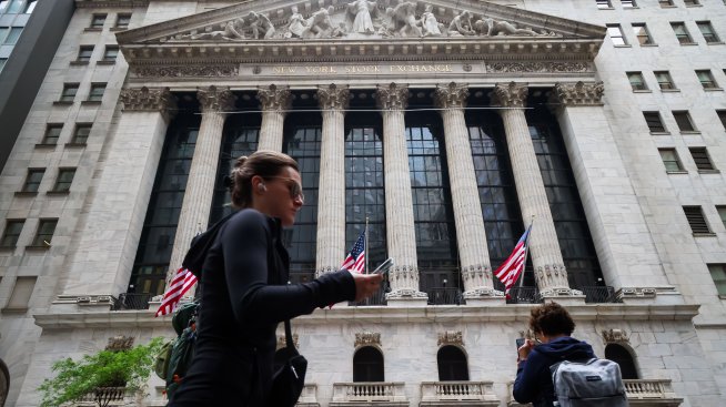 S&P 500 се покачи до нов рекорд при отварянето на сесията в петък*