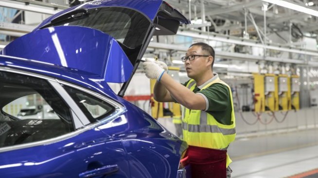 Mercedes разширява производството в Китай заради силното търсене